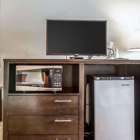 Rodeway Inn & Suites Near Okoboji Lake Milford Esterno foto