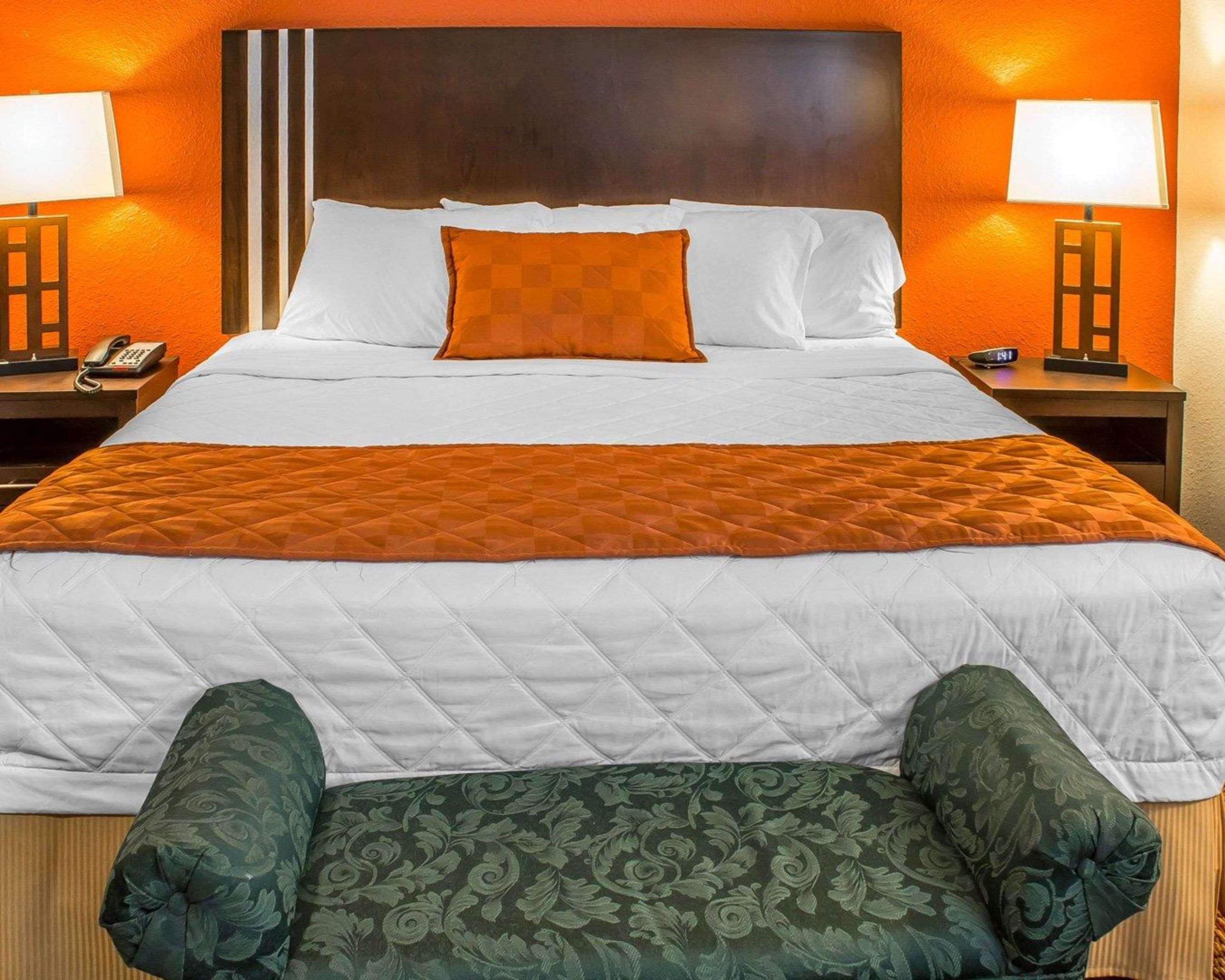 Rodeway Inn & Suites Near Okoboji Lake Milford Esterno foto