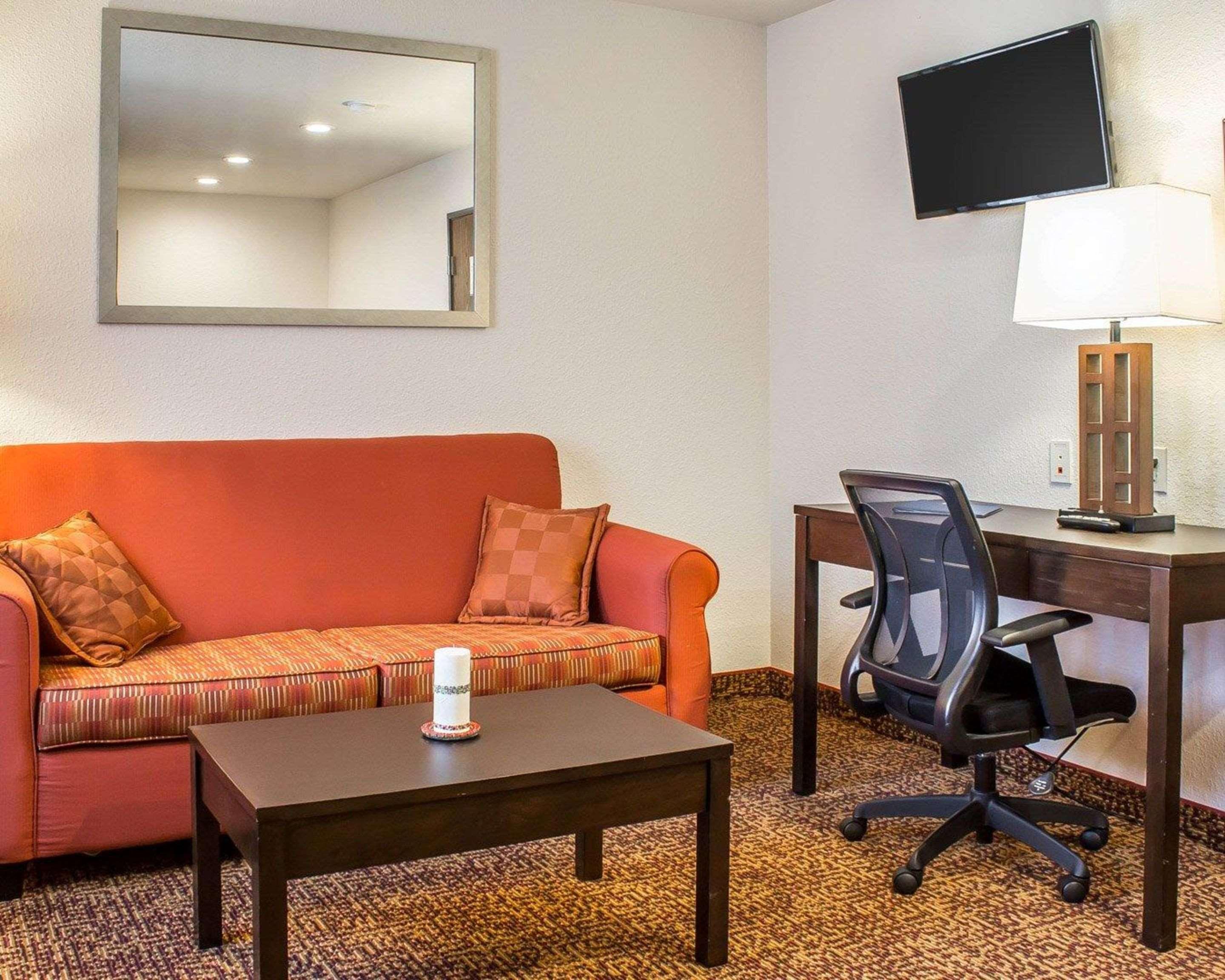 Rodeway Inn & Suites Near Okoboji Lake Milford Esterno foto