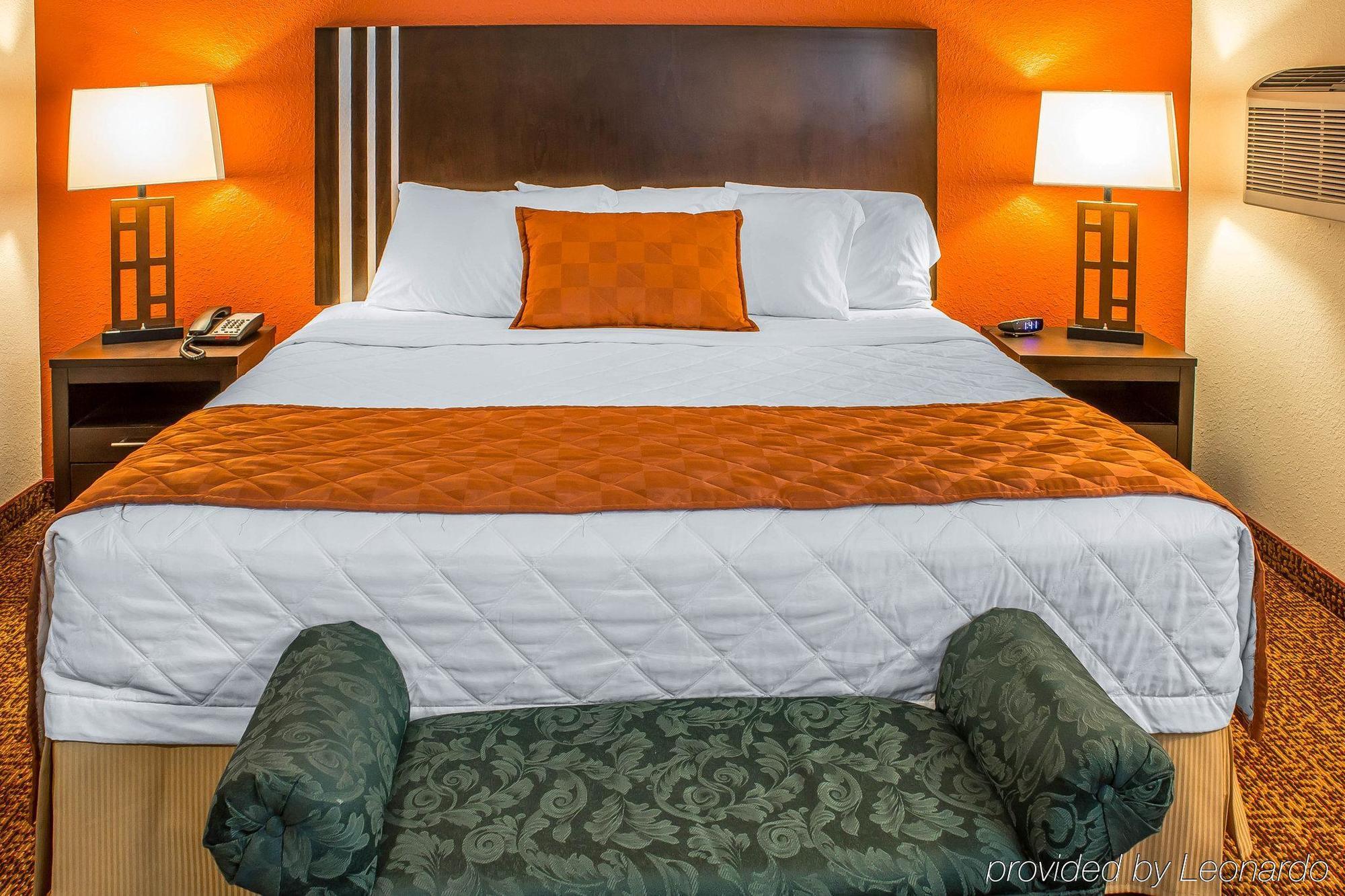 Rodeway Inn & Suites Near Okoboji Lake Milford Esterno foto