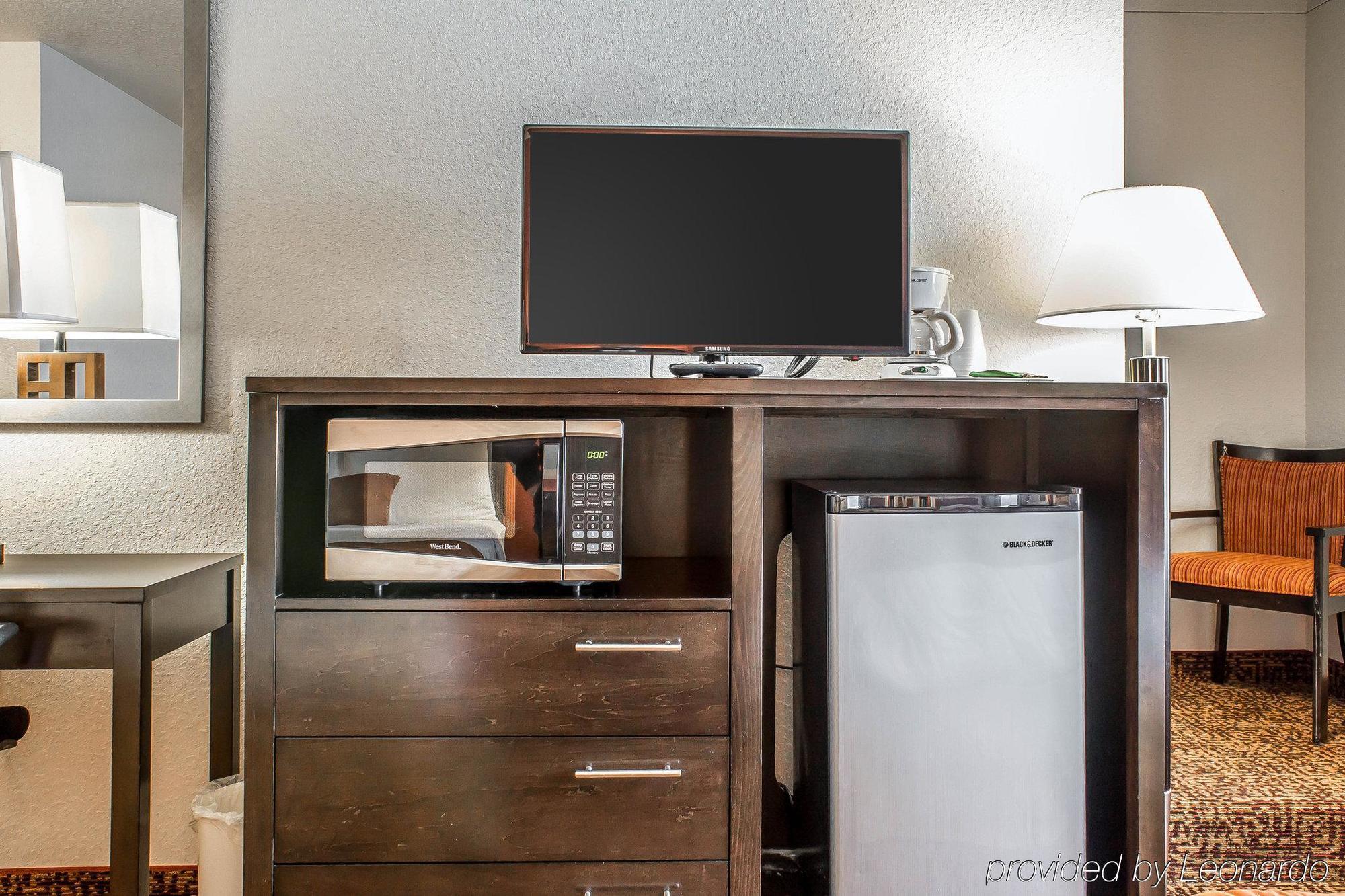 Rodeway Inn & Suites Near Okoboji Lake Milford Esterno foto