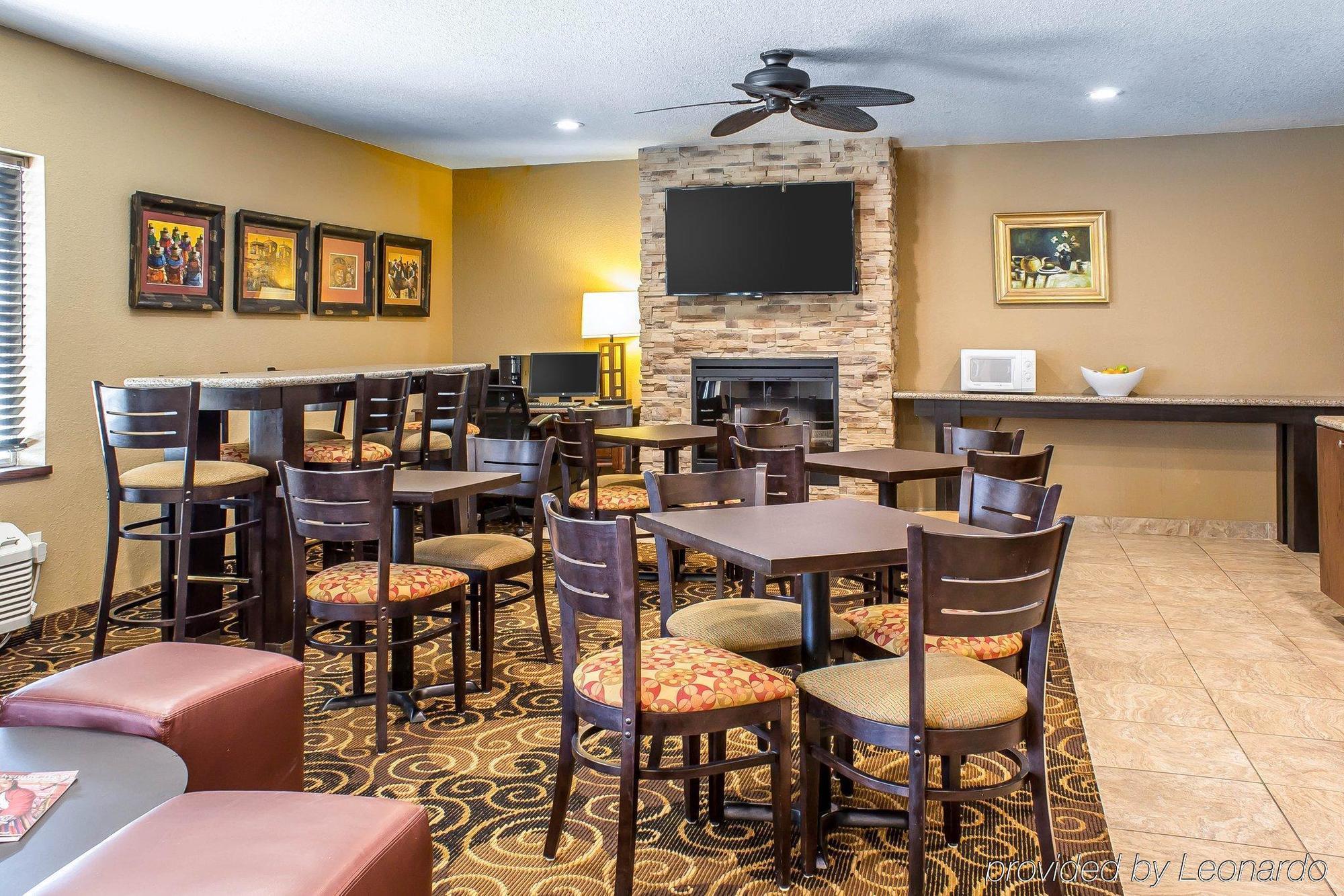 Rodeway Inn & Suites Near Okoboji Lake Milford Esterno foto