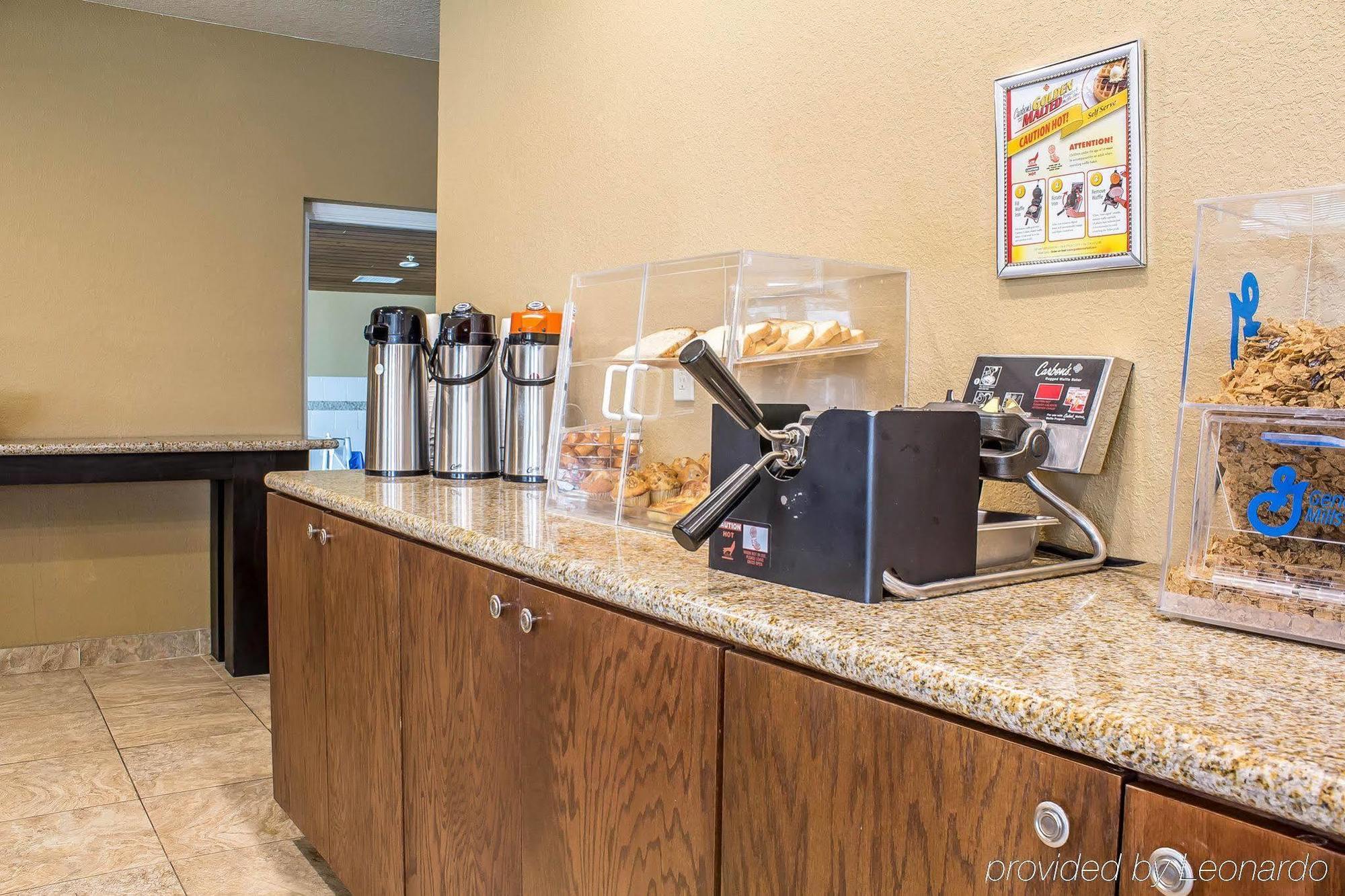 Rodeway Inn & Suites Near Okoboji Lake Milford Esterno foto