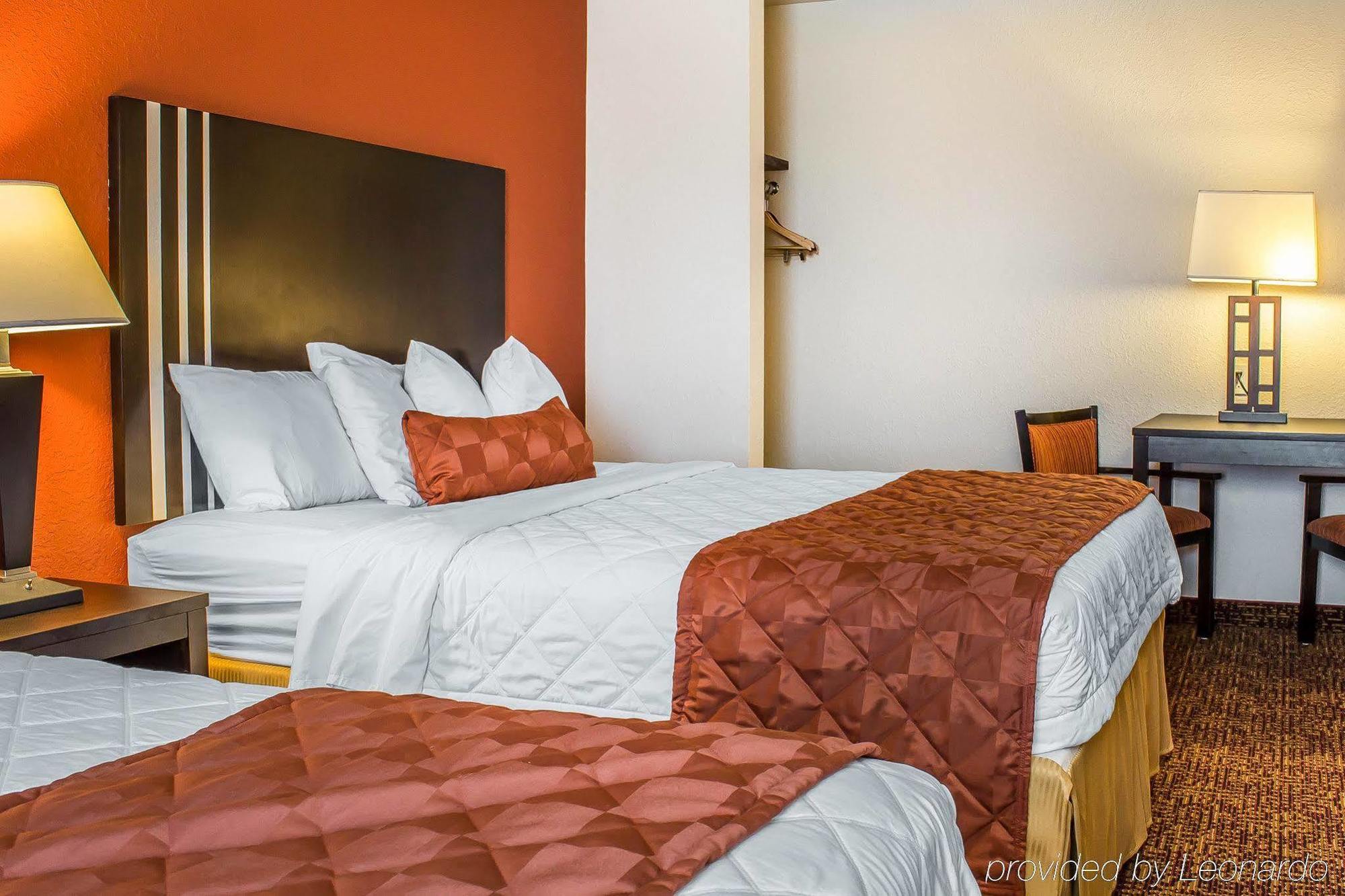 Rodeway Inn & Suites Near Okoboji Lake Milford Esterno foto