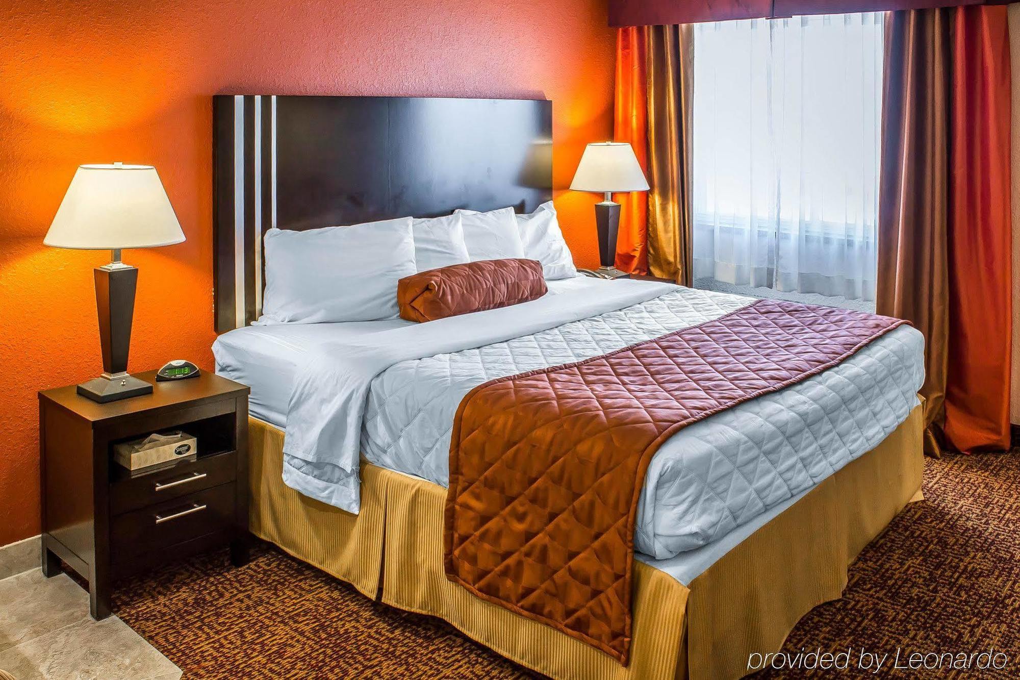 Rodeway Inn & Suites Near Okoboji Lake Milford Esterno foto